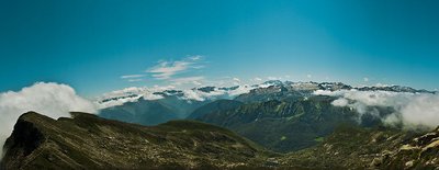 Vue sur la chaîne des Pyrénées, depuis le pics des 3 Seigneurs